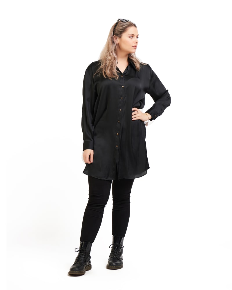 Plus size model wearing Malia Button Down Shirt Dress by Dex Plus | Dia&Co | dia_product_style_image_id:168453